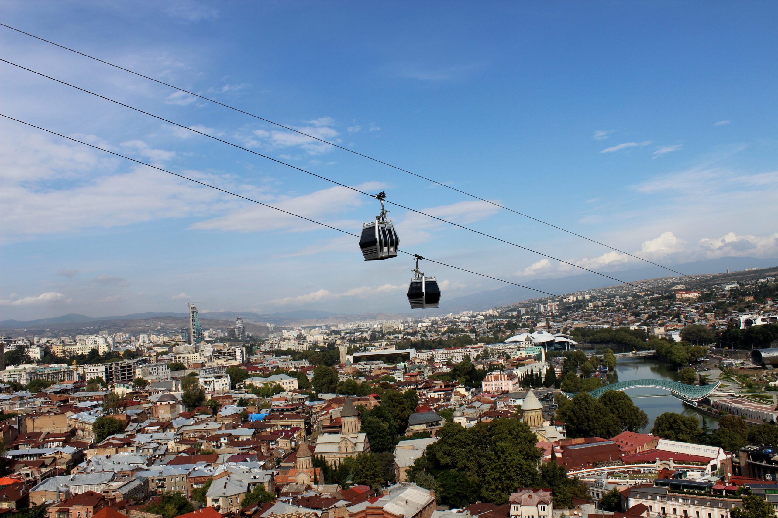 production-services-and-filming-in-georgia-via-swixer-cable-cars-over-city